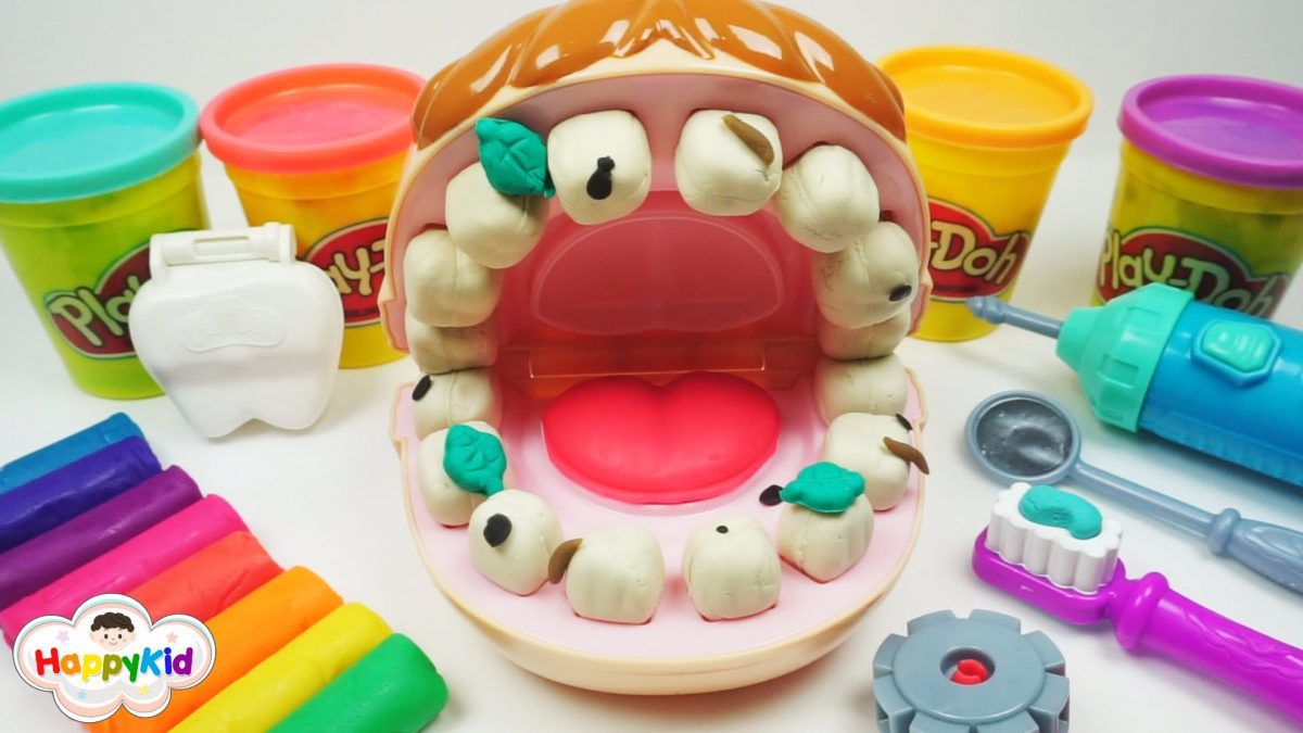 เล่นแป้งโดว์หมอฟัน | ฟันปลอมสีรุ้ง | วิธีแปรงฟันไม่ให้มีแมงกินฟัน | Play-Doh Doctor Drill 'N Fill