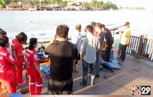 เรือนำเที่ยวอัมพวาชนกันบาดเจ็บ 3 คน