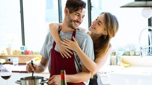 9 พฤติกรรม คุณและแฟนสนิทกัน จนคล้ายคู่แต่งงานแล้ว