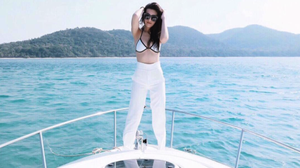 ร้อนแบบนี้! ใส่บิกินี่ไปเที่ยวทะเล กับ สาวคิมเบอร์ลี กันเถอะ