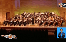 เจ้าหน้าที่ทางการเกาหลีเหนือชมคอนเสิร์ตก่อนประชุมใหญ่