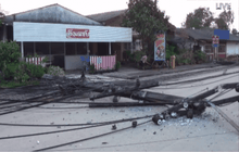 รถพ่วงบรรทุกเบียร์ชนเสาไฟฟ้าแรงสูง จ.ตราด