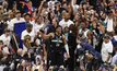 มิลวอคกี บัคส์ อัด ฟีนิกซ์ ซันส์ 105-98 ผงาดคว้าแชมป์บาสเกตบอล NBA สมัยแรกในรอบ 50 ปี