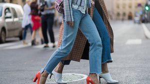 ยีนส์ ไม่มีวันตาย ปีนี้กลับมาในโฉมใหม่เพื่อเขย่ารันเวย์อีกครั้ง!!