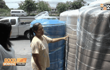 ประชาชนซื้อภาชนะเก็บน้ำสำรอง