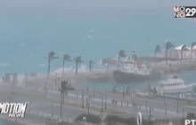 เฮอร์ริเคน “วาคีน” พัดขึ้นฝั่งเบอร์มิวดา