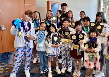 กระหึ่มทั่วโลก “ครูพิช พัทธ์นิธาน” นำเยาวชนไทยสร้างชื่อคว้า 53 เหรียญทองบนเวที World Championships of Performing Arts ครั้งที่ 26 ประเทศสหรัฐอเมริกา