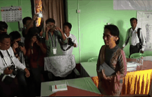 อองซาน ซูจี ลงทะเบียนลงเลือกตั้ง