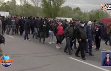 เกษตรกรในยูเครนประท้วงมาตรการกักตัว