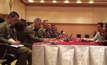 “หมอบอนด์” ควงภรรยา พบตร. ปฏิเสธรีวิว “เมจิกสกิน”
