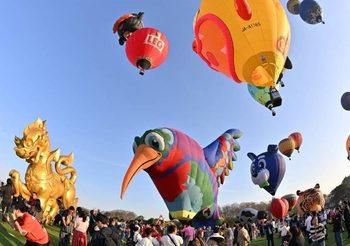 วาเลนไทน์หวานทั้งไร่! คอนเสิร์ตเทศกาลบอลลูน สิงห์ปาร์ค เชียงราย คนแน่น สนุกจัดเต็ม