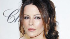 สวยฉลาด VS ไม่ค่อยฉลาด หรือว่าจะหมดยุคของผู้หญิงฉลาด?