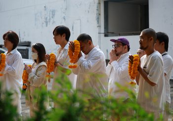 “BeOnCloud” นำทีม ผู้กำกับ-นักแสดง “ส่งข้าวให้ผี (สะตวง)” ก่อนลุยถ่ายทำหนัง “บุปผาราตรี มาลีรัตติกาล”