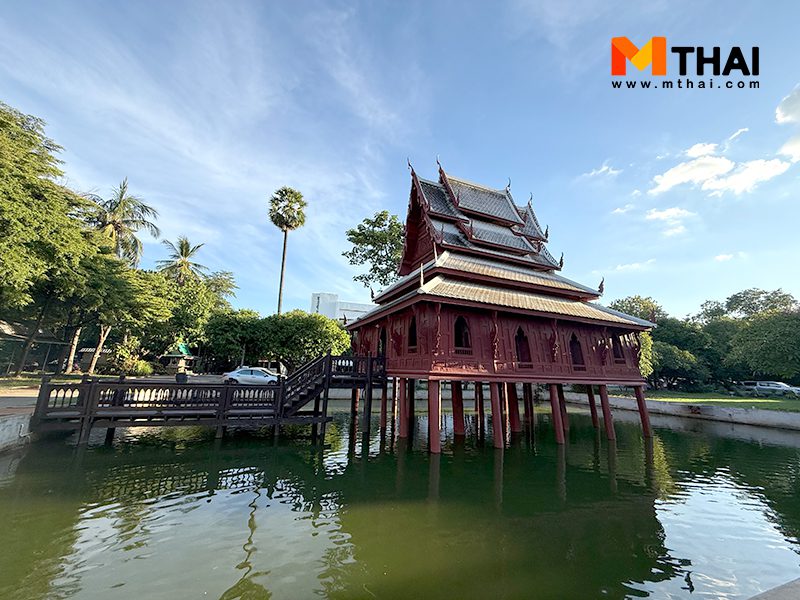 หอไตรกลางน้ำ