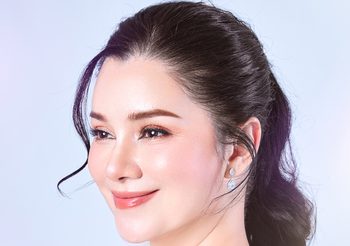 “พาเมล่า เบาว์เด้น” โชว์ใบหน้าล่าสุด “สวยฉ่ำ” แบบปังๆ เผยเป็นตัวเองในเวอร์ชั่นที่ดีขึ้น..กับประติมากรรมปั้นหน้าย้อนวัย “ไม่ดึง ก็ตึงได้”