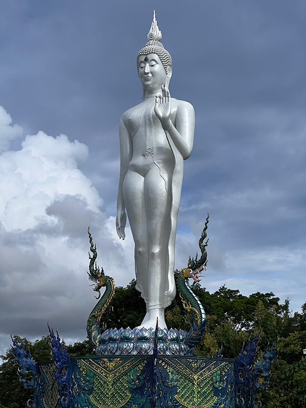 พระพุทธลีลานาคะบารมี