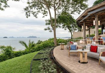 เปิดตัว Zbar โฉมใหม่ ณ เดอะ นาคา ไอแลนด์ ภูเก็ต สัมผัสเสน่ห์แสงยามเย็นและศิลปะการรังสรรค์ค็อกเทลร่วมสมัยในบรรยากาศสุดหรูเหนืออ่าวที่งดงาม