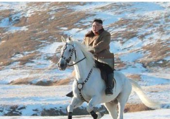 ‘คิม จอง อึน’ ขี่ม้าสีขาว ขึ้นภูเขาศักดิ์สิทธิ์