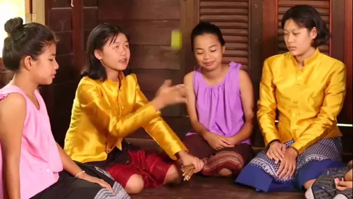 หมากไม้ - การเล่นของเด็กไทยภาคตะวันออกเฉียงเหนือ