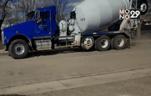 เด็ก 11 ขวบขโมยรถโม่ปูนซิ่งในสหรัฐฯ