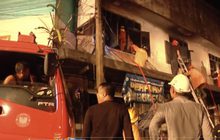 ไฟไหม้อาคารไม้เก่าแก่กลางเมืองสุราษฎร์ฯ