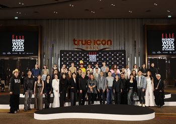 ‘ชมพู่-อารยา’ แท็กทีมซุปตาร์นับ 100 ชีวิต อุ่นเครื่อง ELLE Fashion Week 2025 ประกาศศักดาดีไซเนอร์ไทยสู่รันเวย์ระดับโลก ปักหมุดไอคอนสยาม ภายใต้คอนเซปต์ ‘LIFE – A Seed of Creativity, The Future of Fashion’