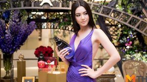 ใหม่ ดาวิกา เสน่ห์โดนใจ คว้าพรีเซ็นเตอร์ Comfort Luxury Nature พร้อมเปิดตัว Perfume House ที่สยามพารากอน