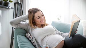 12 คำแนะนำ คุณแม่ตั้งครรภ์ ควรระวัง COVID-19