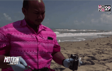 ตรวจสอบก้อนน้ำมันตามแนวชายหาด จ.สงขลา