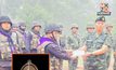 มทภ.2 ค้างคืนฐานช่องบก มอบพระปลุกขวัญทหารชายแดน