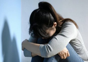 เครียด กับ ซึมเศร้า ต่างกันอย่างไร แยกถูกช่วยให้รับมือได้เร็ว