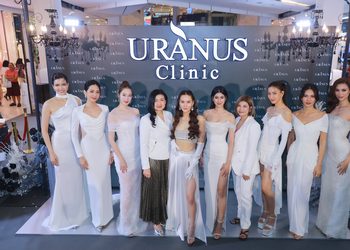 นางเอกตัวมัม “เจนี่” สะกดทุกสายตาประชาชนชาวขอนแก่น ในงาน “ Grand Opening 5th Years with New Presenter ” Uranus Clinic