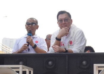 “จตุพร-อนุสรี” ขึ้นแห่รถรอบกรุงเทพฯ หาเสียงส่งท้ายก่อนวันเลือกตั้ง ชวนประชาชนเลือกโอกาสใหม่เข้าไปทำงานในสภา ย้ำจุดยืนทำการเมืองสุจริต ไม่ซื้อเสียง ชี้ไม่ร่วมรัฐบาลกับพรรคก้าวล่วงสถาบัน