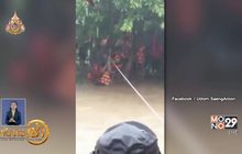 ลุ้นระทึก ช่วยครู-นักเรียน ติดกลางน้ำป่าทะลัก