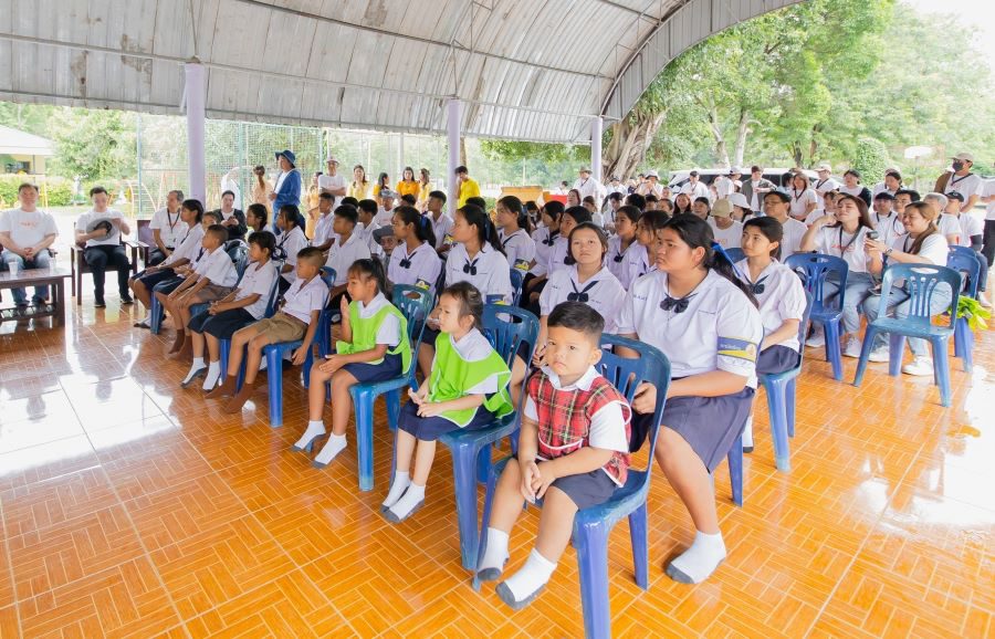 มอบทุนการศึกษา