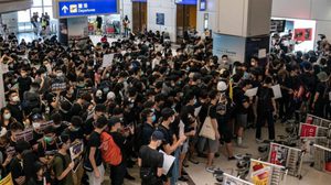 15 ส.ค. สนามบินฮ่องกงกลับคืนสู่สภาวะปกติ แนะผู้โดยสารเผื่อเวลา 3 ชม.!