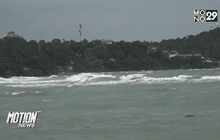 เกาะสมุยปักธงแดงเตือนคลื่นลมแรง 3 เมตร