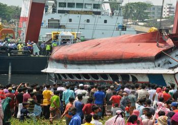 ดับแล้ว 26 เหตุ ‘เรือข้ามฟากล่มกลางแม่น้ำ’ ในบังกลาเทศ