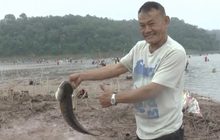 ชาวบ้านจ.พะเยา แห่หาปลาแน่นอ่างเก็บน้ำ