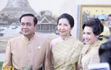 นายกฯนำ ครม.และคู่สมรส ร่วมชมงาน “อุ่นไอรัก”