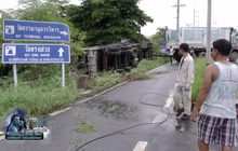 รถบรรทุกเสีย​หลักชนกำแพงบ้าน จ.ชัยนาท