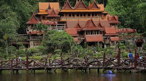 วัดถ้ำเขาวง จ.อุทัยธานี วัดไม้เก่าแก่ท่ามกลางภูเขาหินปูน