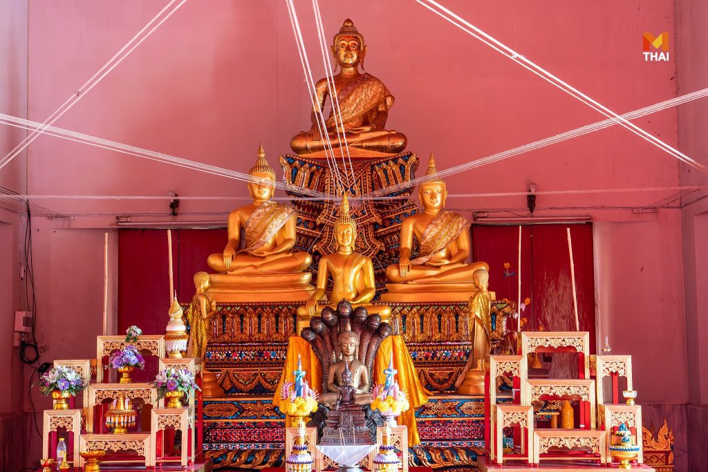 พระพุทธรูปปางมารวิชัยในอุโบสถ