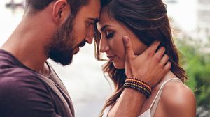 5 เหตุผลง่ายๆ สำหรับคนที่กำลังลังเล เมื่อแฟนเก่ากลับมาขอคืนดีกับคุณอีกครั้ง