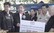 “รองนายกฯ” มอบเงิน-สิ่งของ ช่วยเด็กด้อยโอกาส