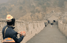 “คนเหล็ก” บุกกำแพงเมืองจีน