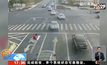 หนุ่มจีนวาดสัญลักษณ์บนถนนแก้ปัญหาจราจร
