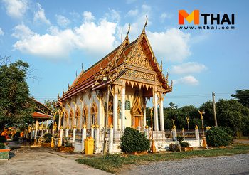 กราบพระพุทธรูปปางสะดุ้งมาร วัดนาคูโมทนามัยปุญญาราม