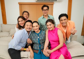 “มิค-เบนซ์” เม้าท์สนั่น! เมื่อสามีไม่พอใจสิ่งนี้ จนอยากจะหนีไปหาหมอนวด ไม่ใช่แค่เตียงสั่น แต่แฉ! จนเตียงหักกันไปเลย