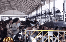 ประชาชนหลั่งไหลเข้าสักการะพระบรมศพไม่ขาดสาย